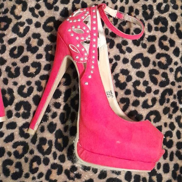 !!Just Fab Red Studded Stiletto Heels Size 6.5 - Picture 3 of 5